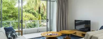 Business 9 image CAIRNS HARBOUR LIGHTS HOTEL Waterfront in Cairns City QLD