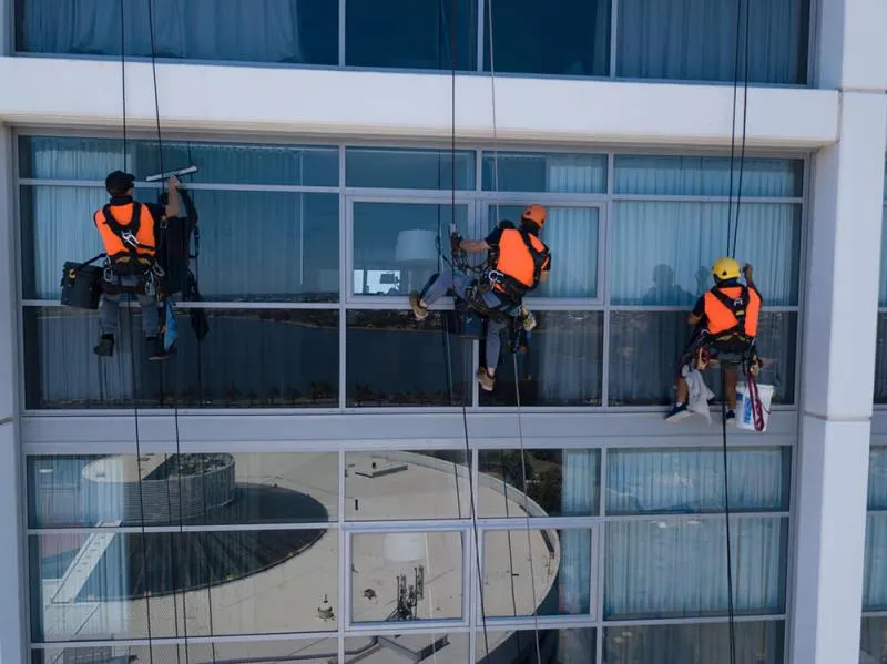 Business 2 image MASTER WINDOW CLEANERS